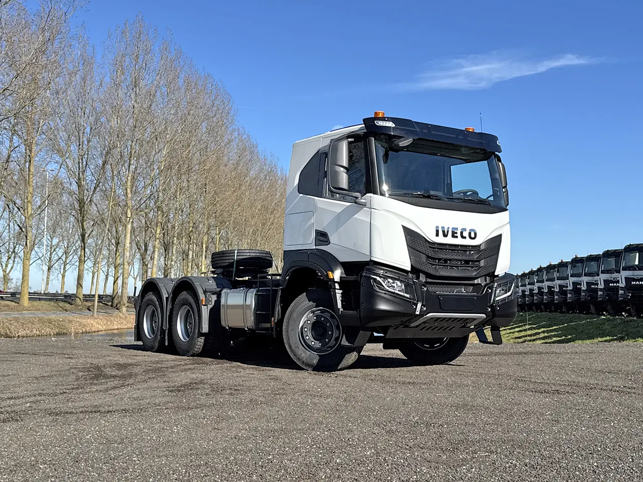 Iveco T-Way AT720T47TH 6x4 Tractor Head 4