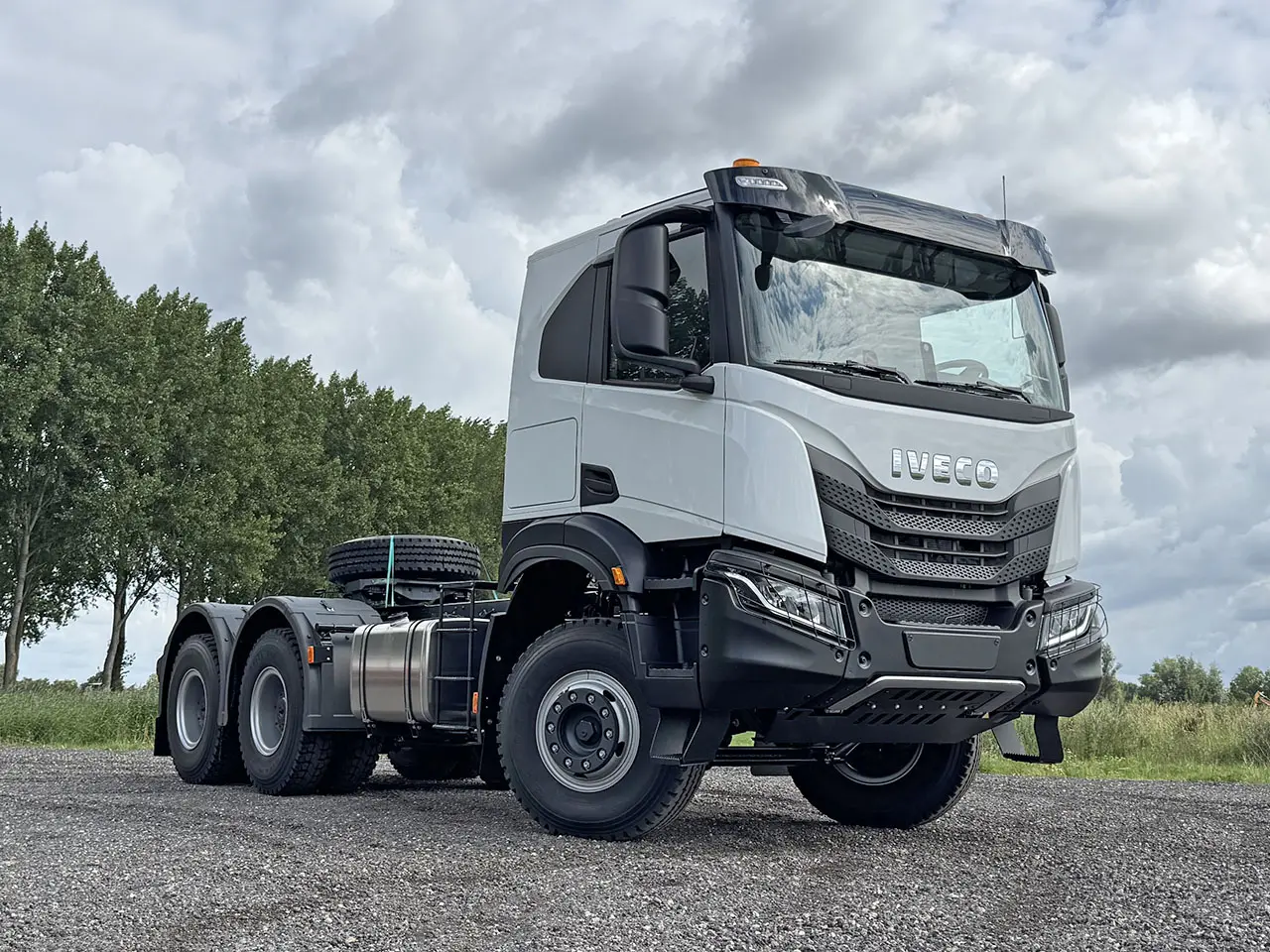 Iveco T-Way AT720T47TH 6x4 Tractor Head 4
