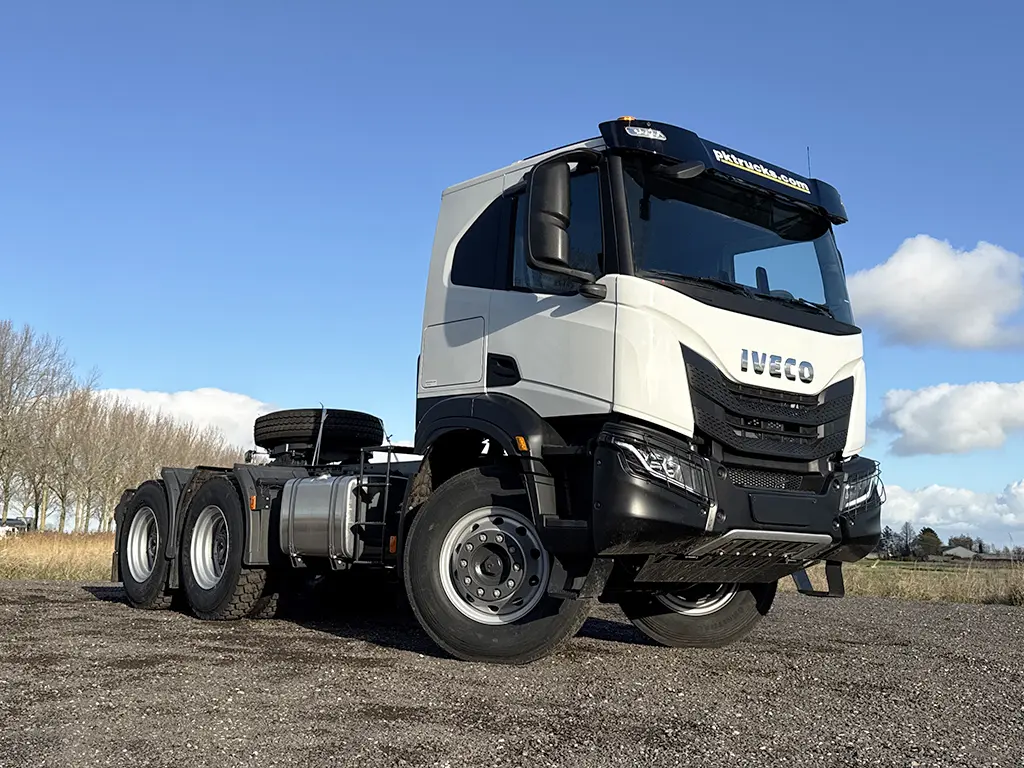 Iveco T-Way AT720T47TH 6x4 Tractor Head 4