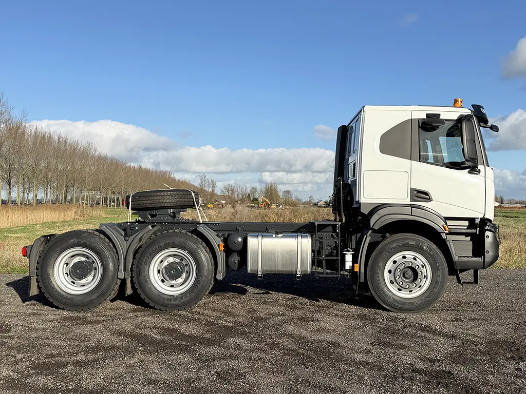Iveco T-Way AT720T47TH Tractor Head 6x4 5