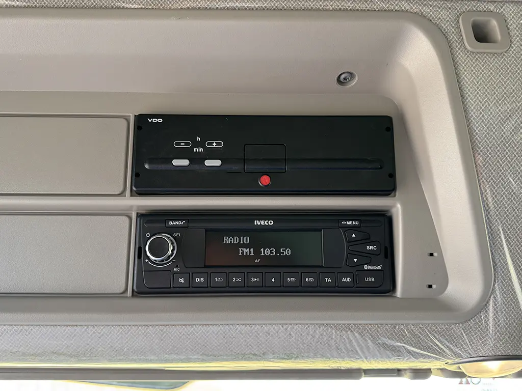 Iveco T-Way AT720T47TH 6x4 Tractor Head 11