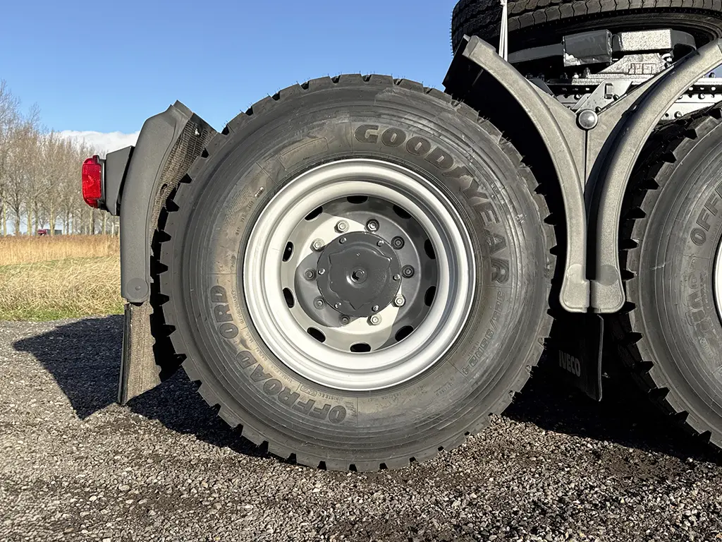 Iveco T-Way AT720T47TH 6x4 Tractor Head 13