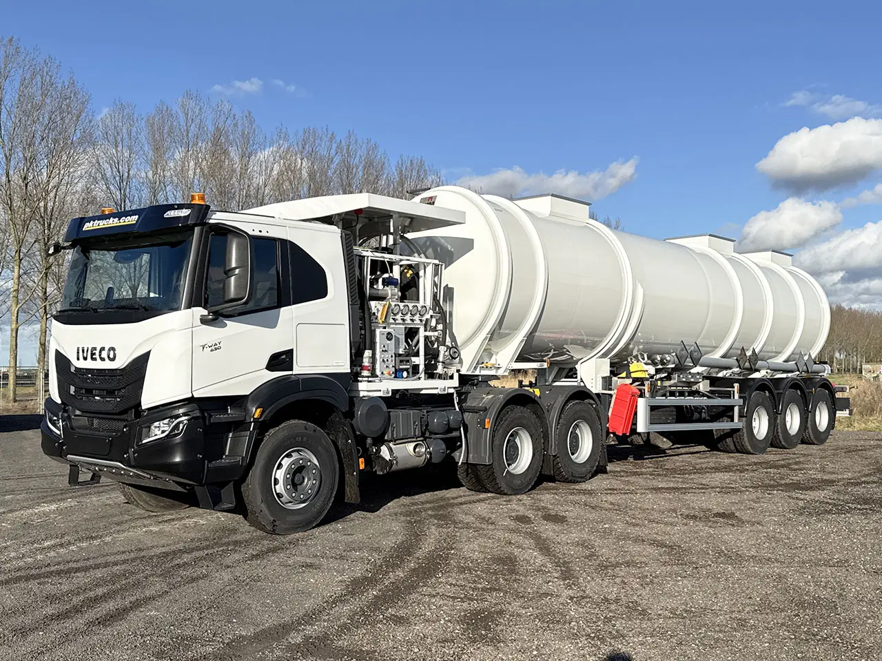 Iveco T-Way AT720T47TH / Magyar SMFF JET-A1 3-Axle Aviation Fuel Tank Trailer 1
