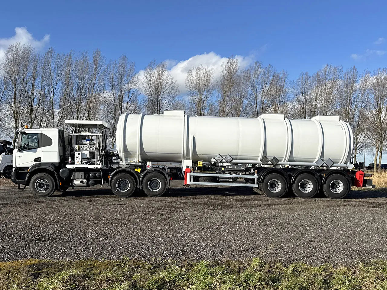 Iveco T-Way AT720T47TH / Magyar SMFF JET-A1 Semi-remorque de réservoir de carburant d'aviation 3-Essieux 3