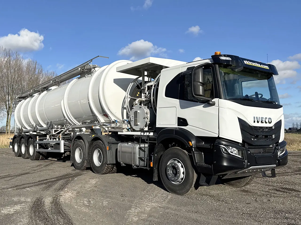 Iveco T-Way AT720T47TH / Magyar SMFF JET-A1 Semi-remorque de réservoir de carburant d'aviation 3-Essieux 4