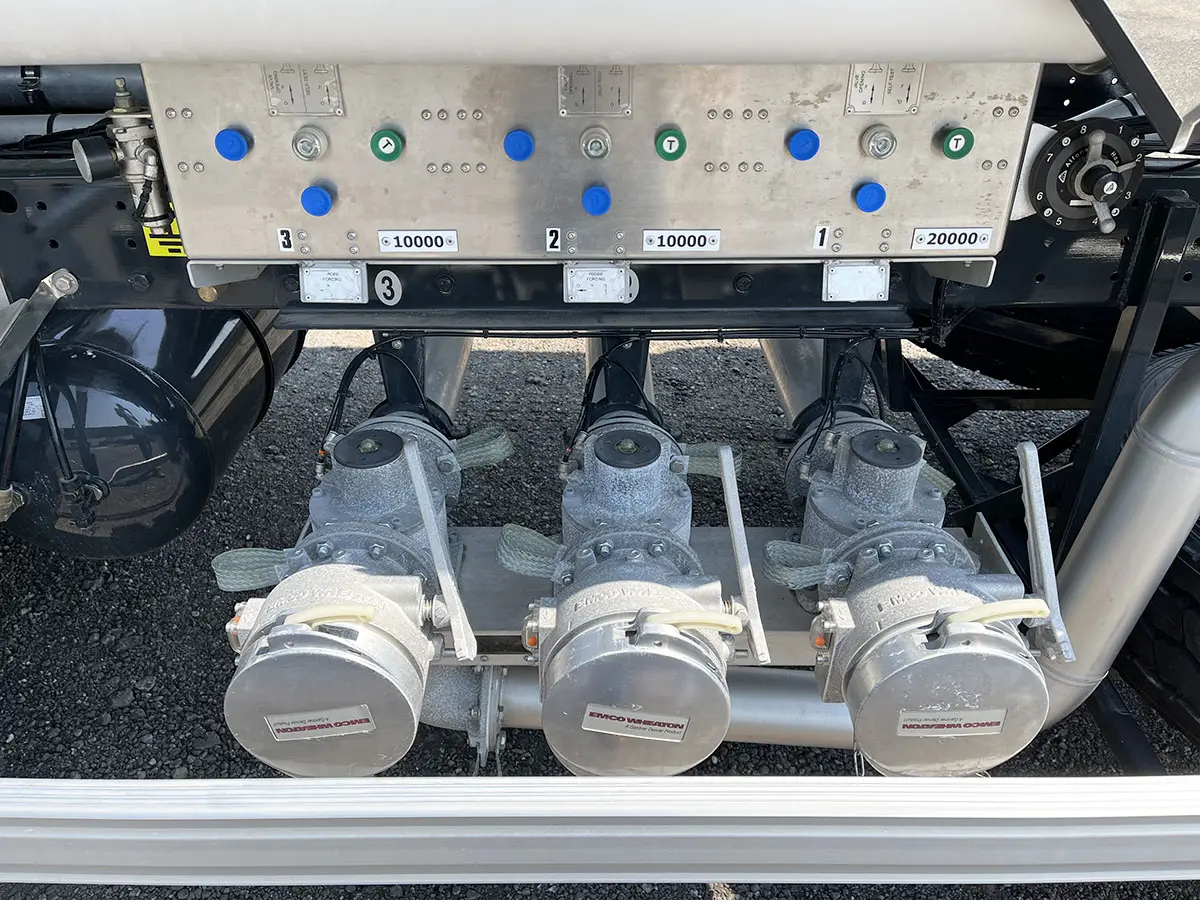 Iveco T-Way AT720T47TH / Magyar SMFF JET-A1 3-Axle Aviation Fuel Tank Trailer 16