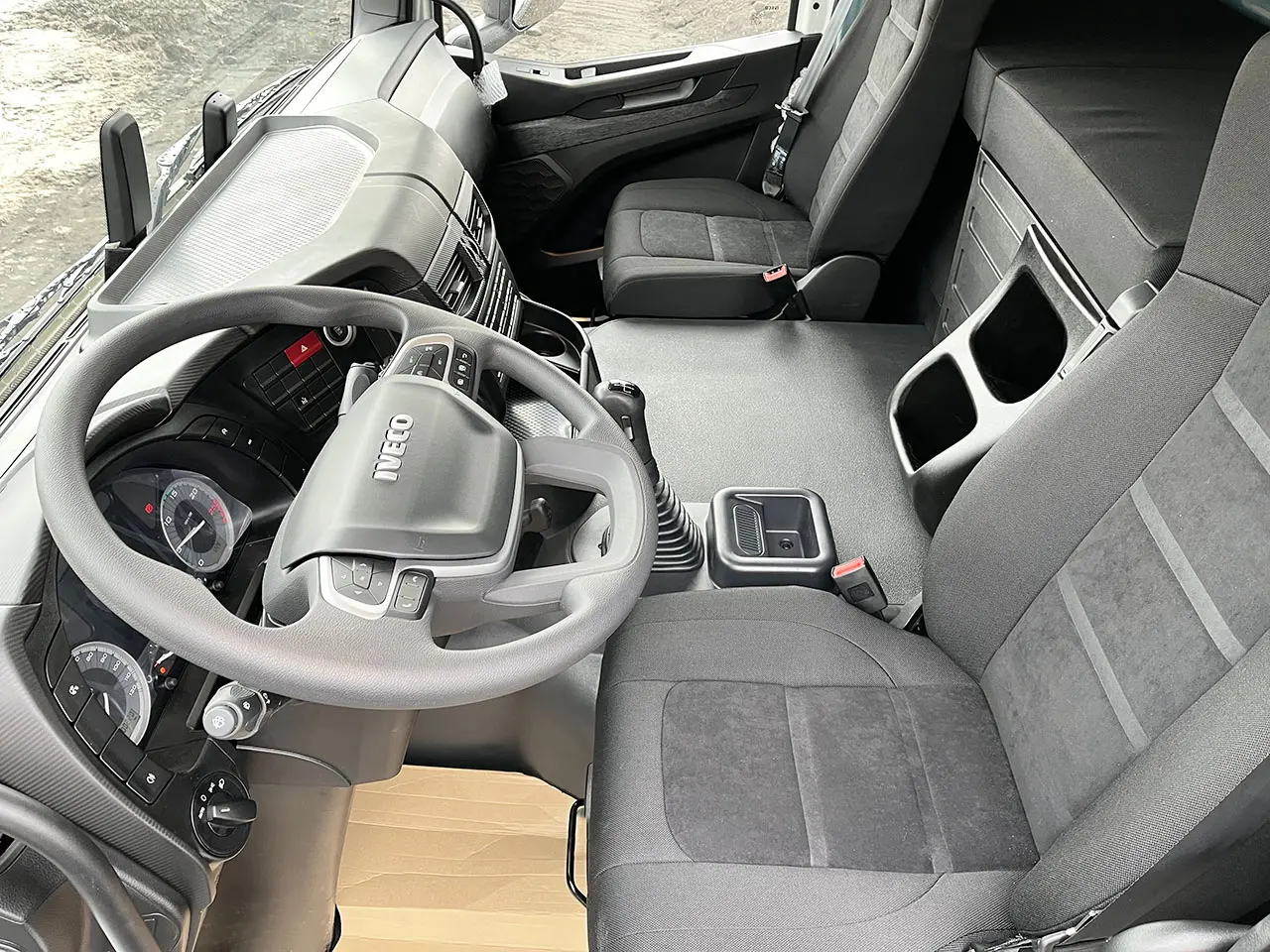 Iveco T-Way AT720T47WH 6x6 Tractor Head 7