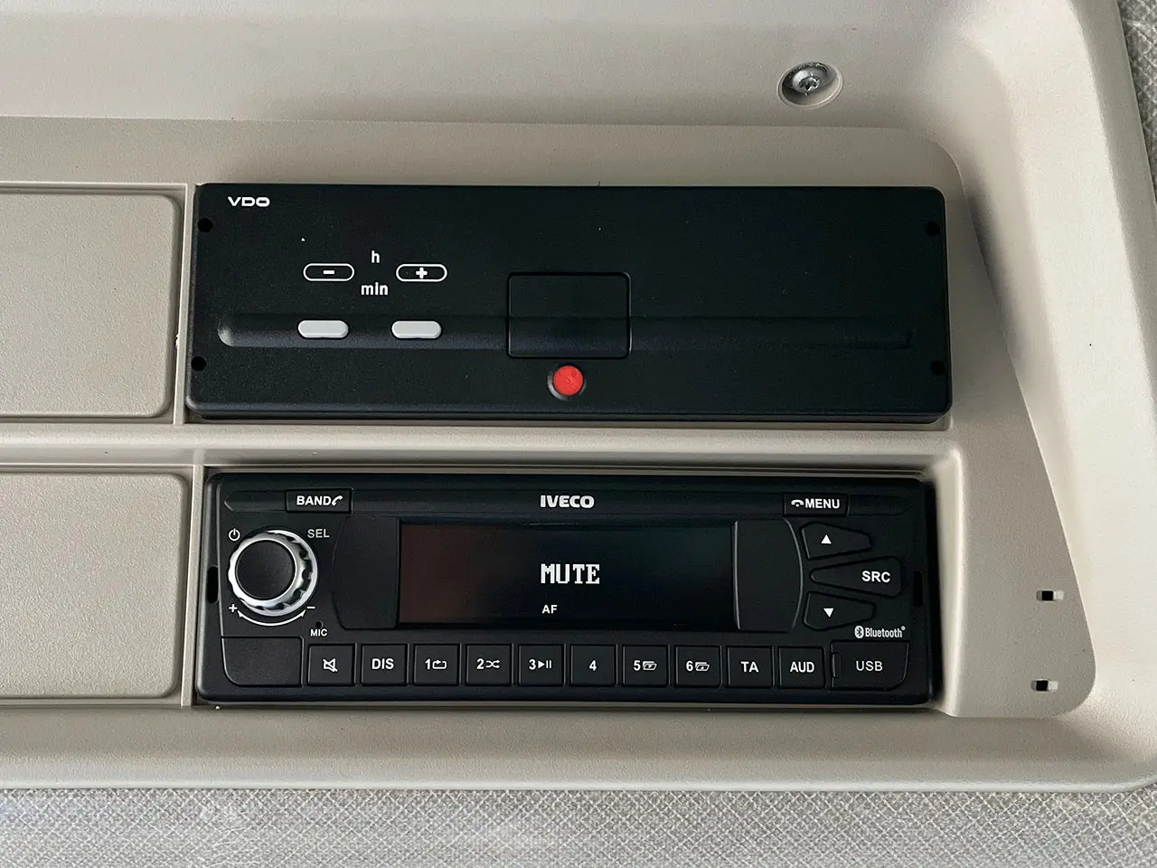 Iveco T-Way AT720T47WTH 6x6 Tractor Head 11