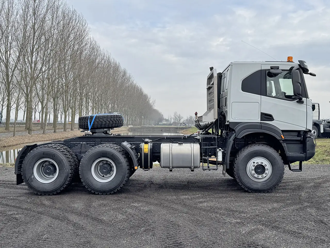 Iveco T-Way AT720T47WTH 6x6 Tractor Head 5