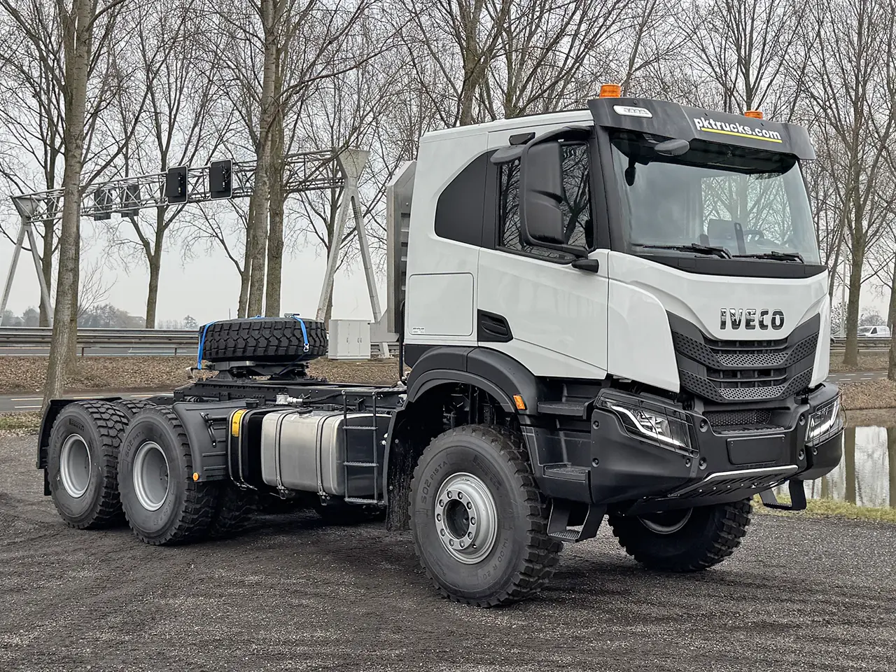 Iveco T-Way AT720T47WTH 6x6 Tractor Head 8