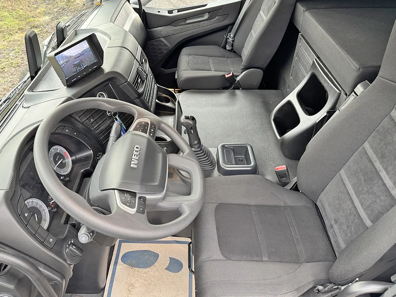 Iveco T-Way AT720T47WTH 6x6 Tractor Head 9