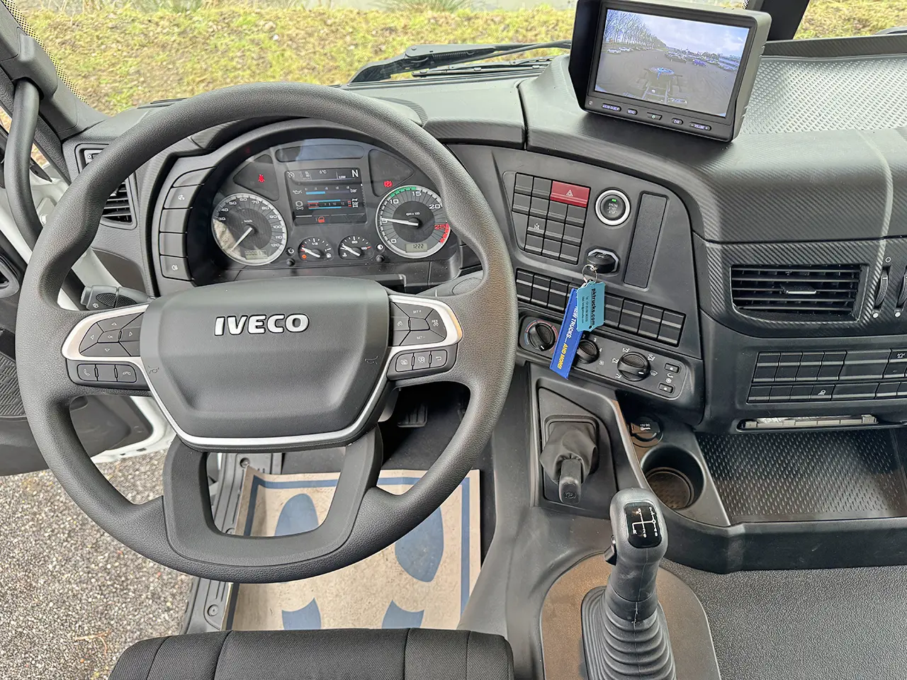 Iveco T-Way AT720T47WTH 6x6 Tractor Head 11