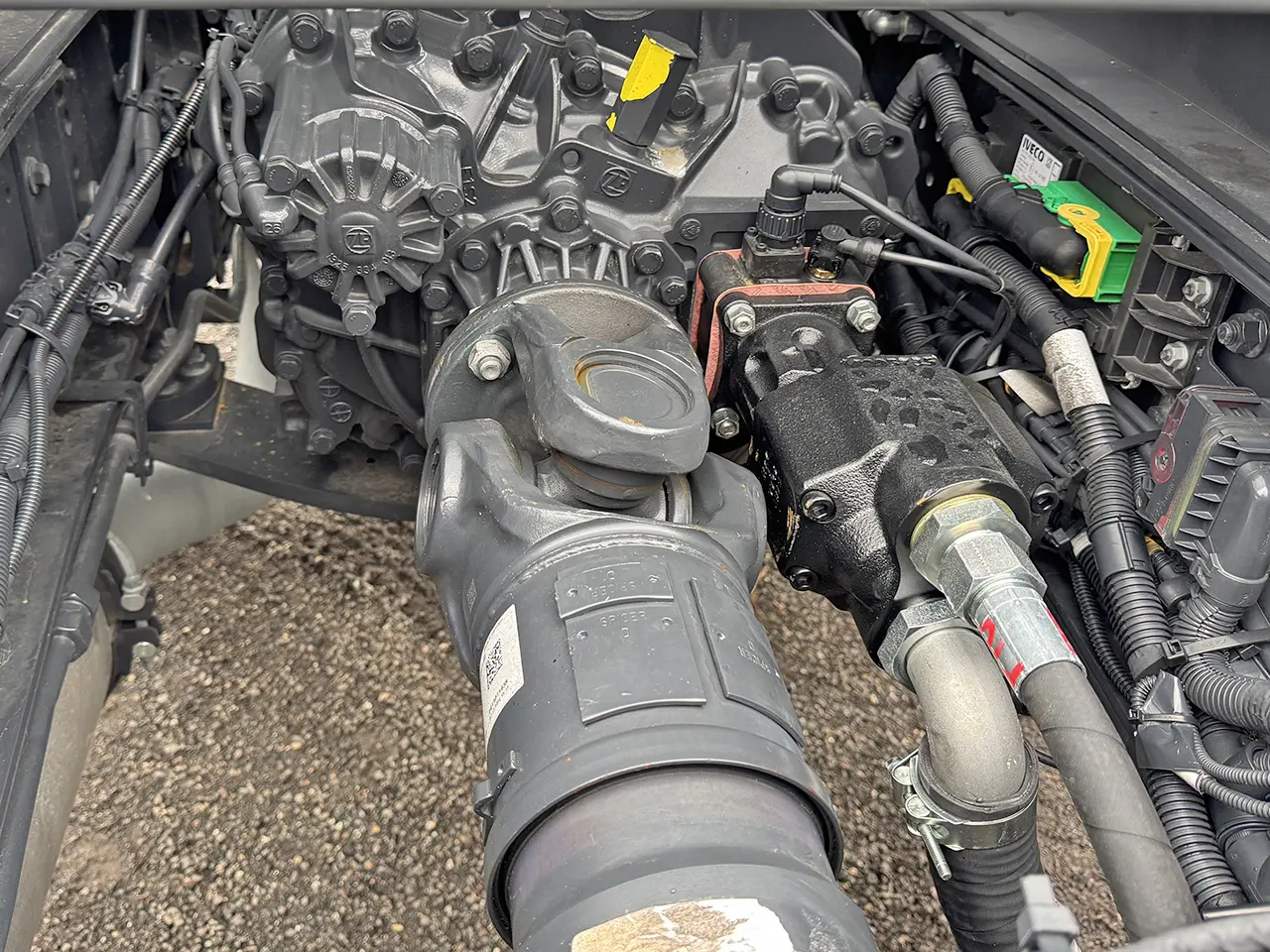 Iveco T-Way AT720T47WTH 6x6 Tractor Head 17