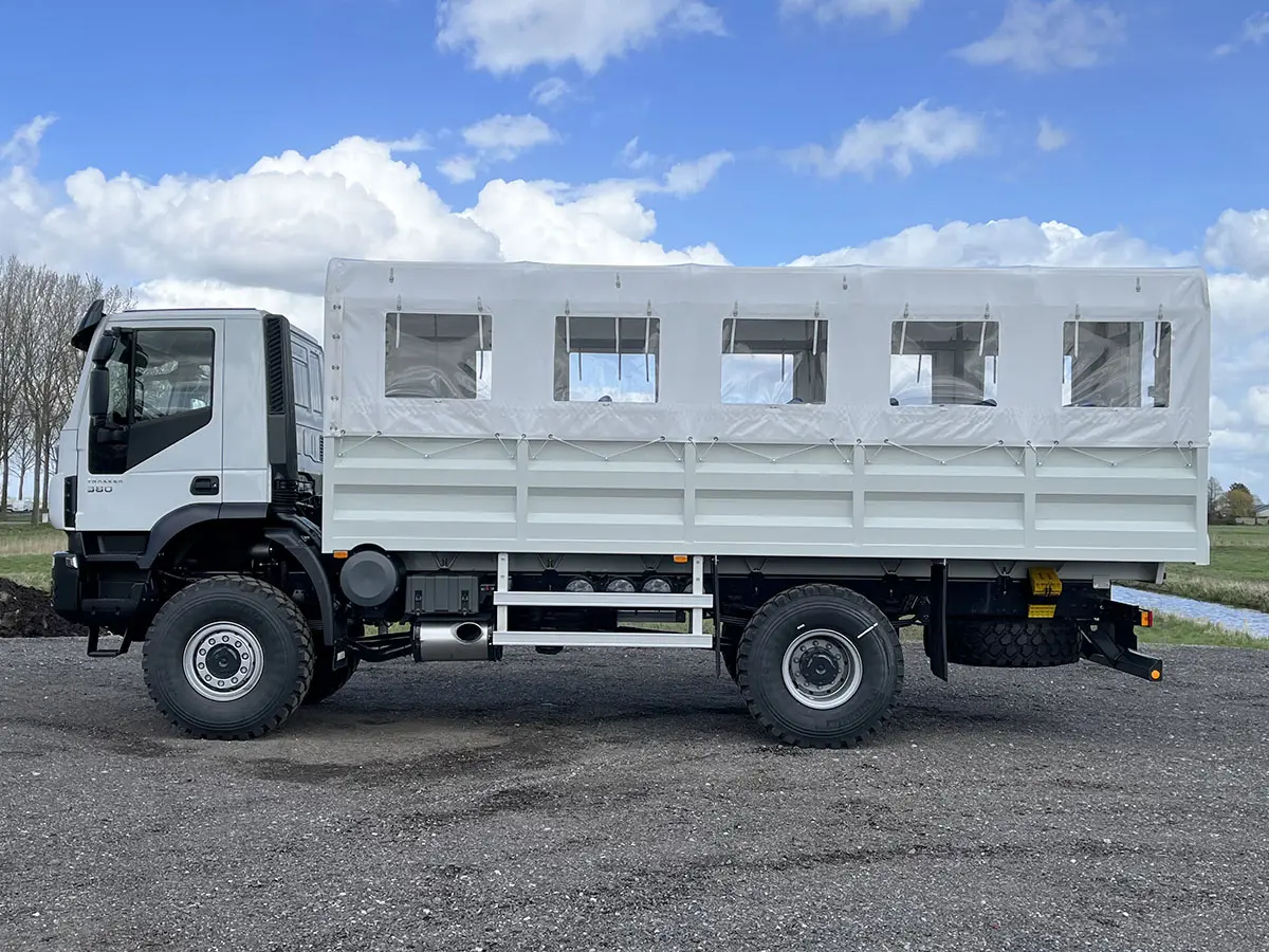 Iveco Trakker AD190T38WH Midi bus 4x4