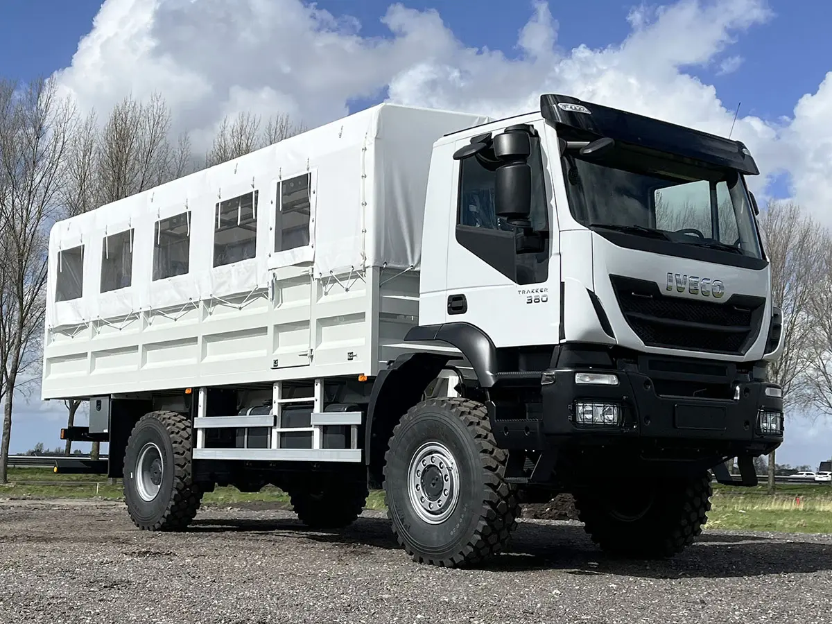 Iveco Trakker AD190T38WH 4x4 Midi Bus 4