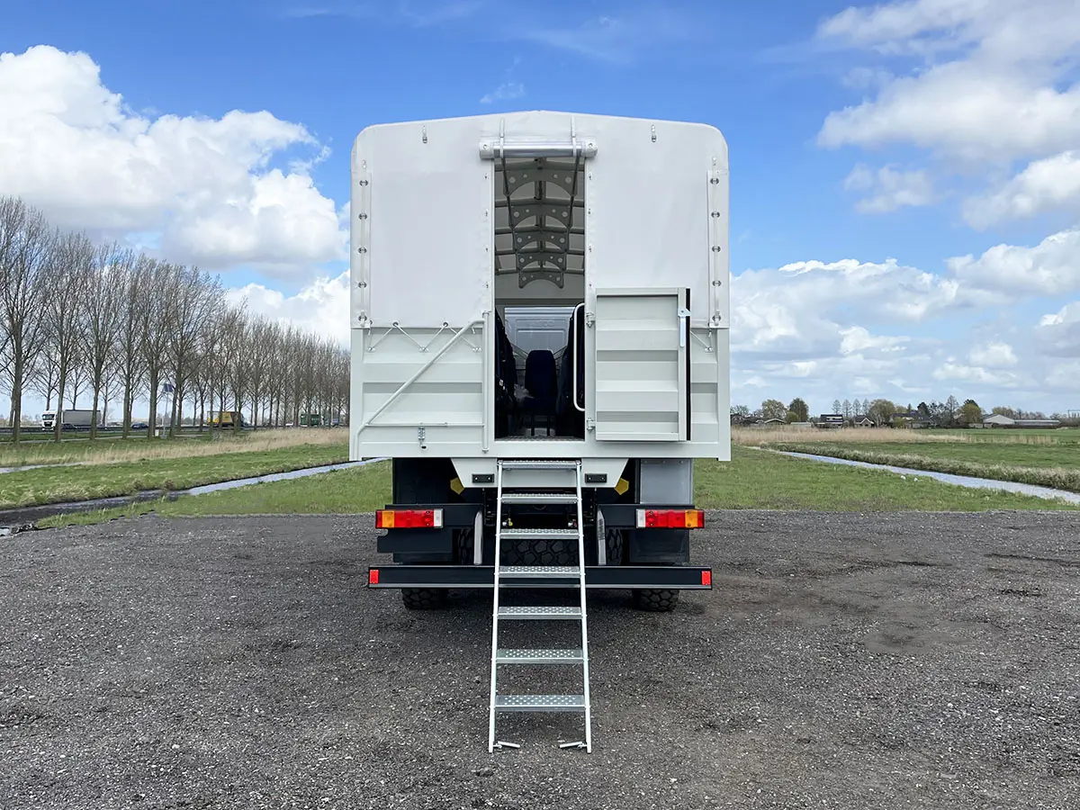 Iveco Trakker AD190T38WH 4x4 Midi Bus 11