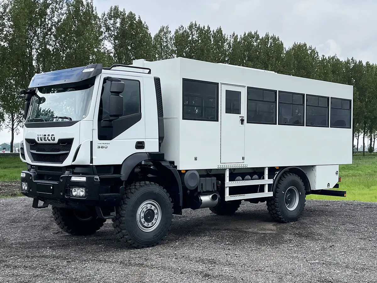 Iveco Trakker AD190T38WH 4x4 Midi Bus