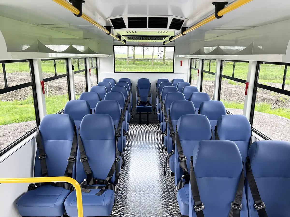 Iveco Trakker AD190T38WH Midi bus 4x4 13