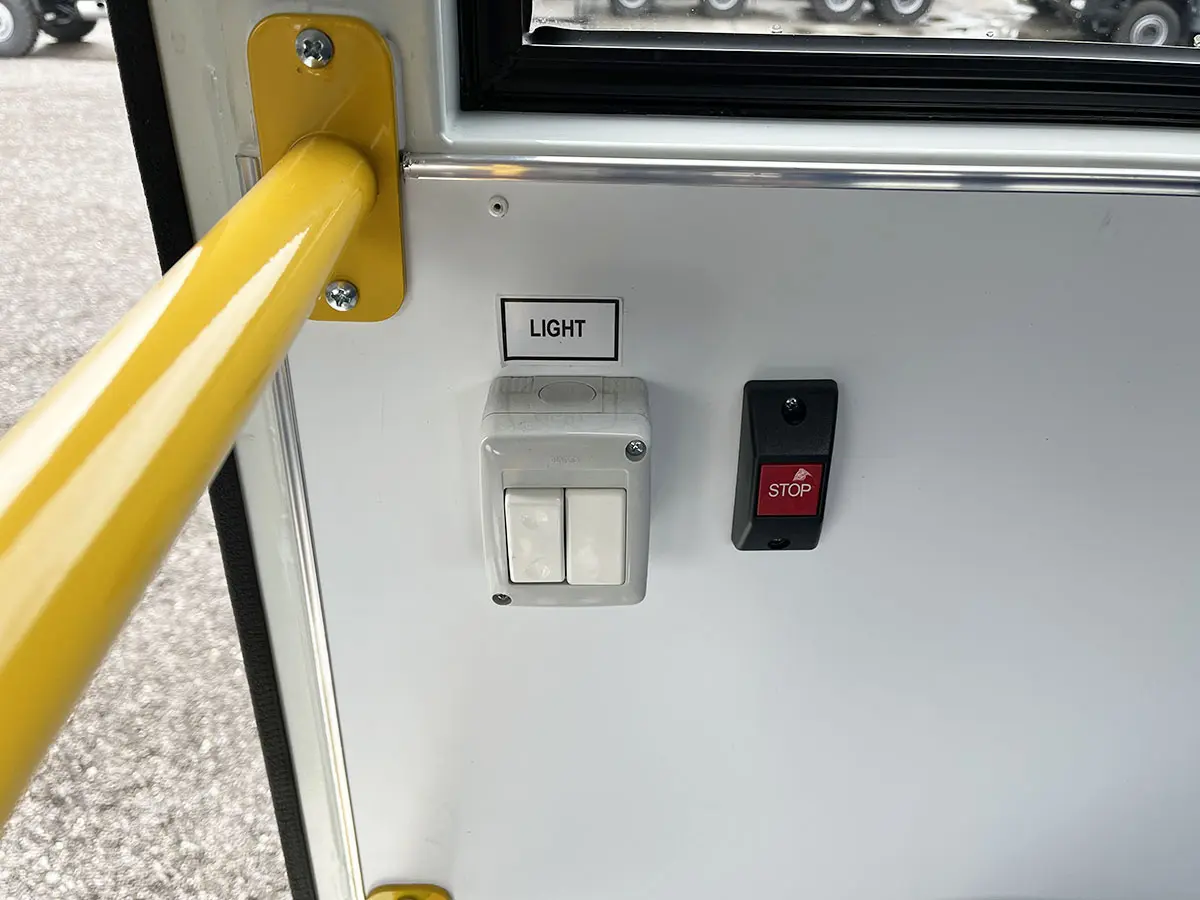 Iveco Trakker AD190T38WH 4x4 Midi Bus 18