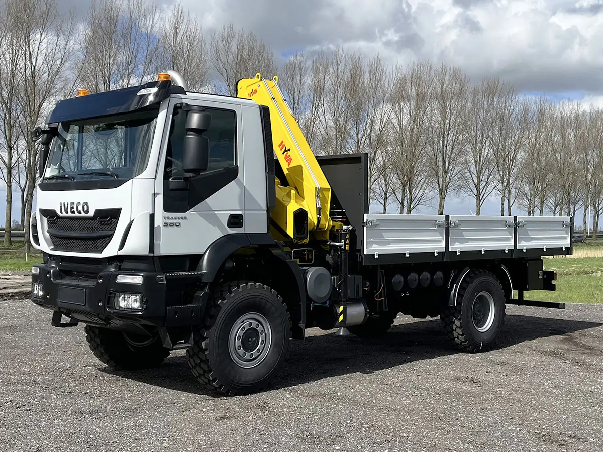 Iveco Trakker AD190T38WH AT Hyva HB170 Crane Truck 4x4