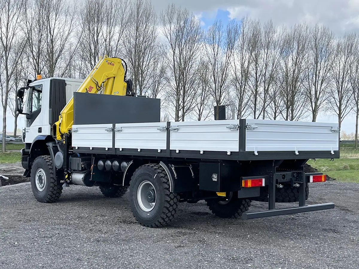 Iveco Trakker AD190T38WH AT Hyva HB170 4x4 Crane Truck