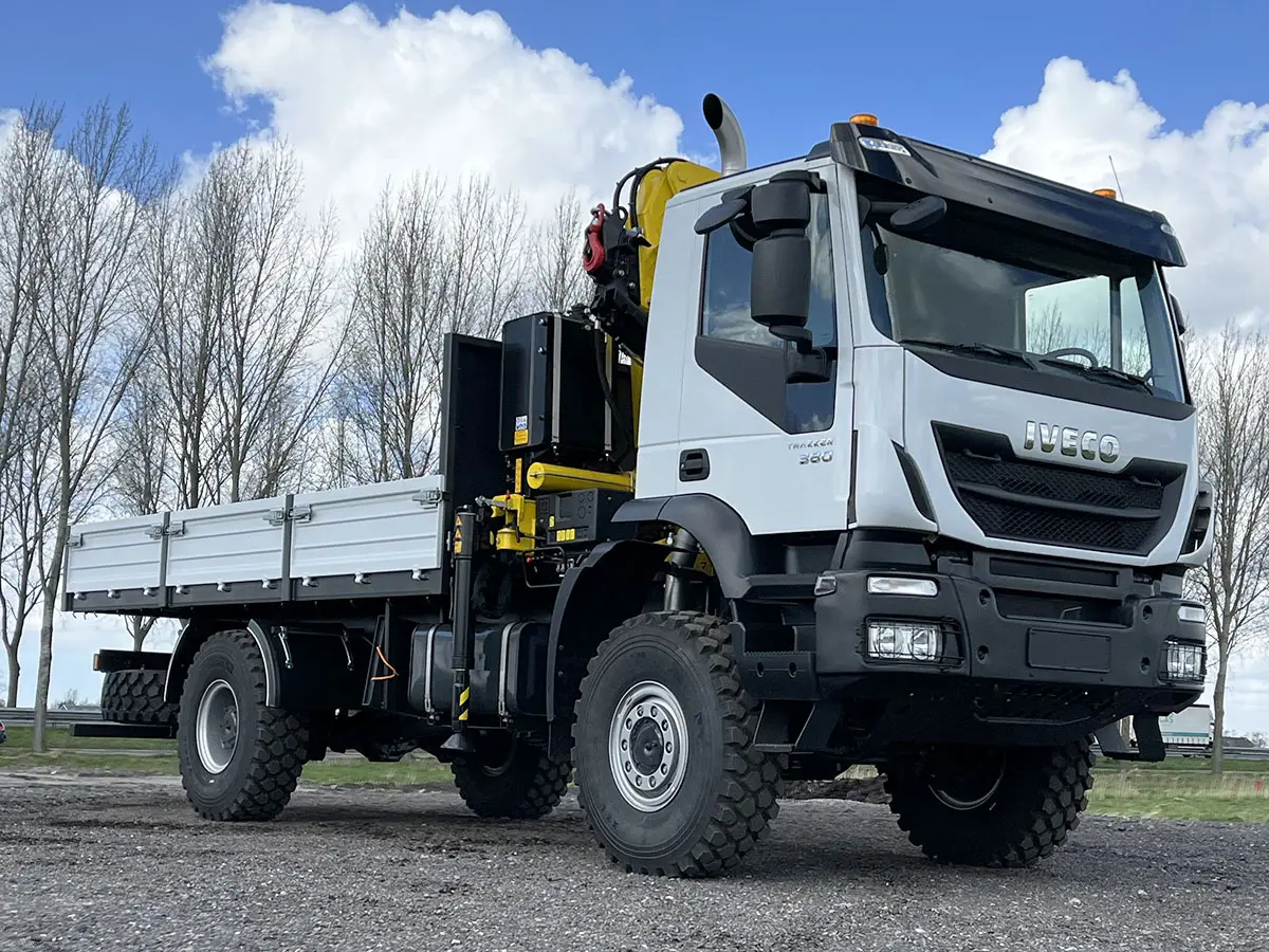 Iveco Trakker AD190T38WH AT Hyva HB170 Crane Truck 4x4 4