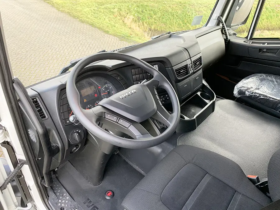 Iveco Trakker AD190T38WH AT Hyva HB170 Crane Truck 4x4 7