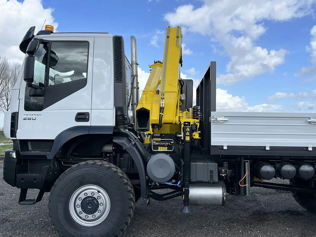 Iveco Trakker AD190T38WH AT Hyva HB170 Crane Truck 4x4 10