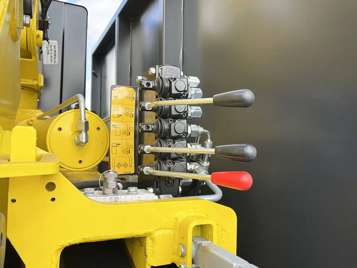 Iveco Trakker AD190T38WH AT Hyva HB170 4x4 Crane Truck 13