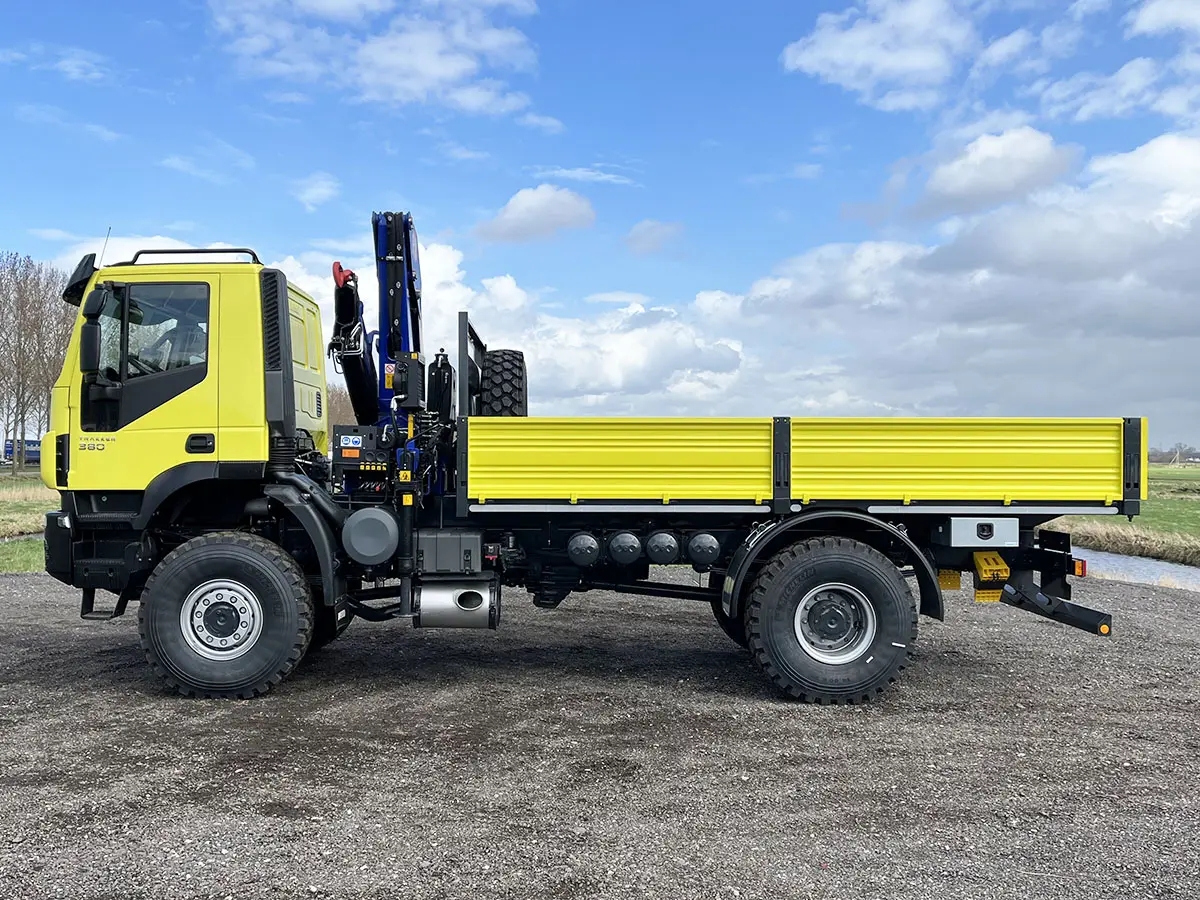 Iveco Trakker AD190T38WH PM15522 4x4 Crane Truck