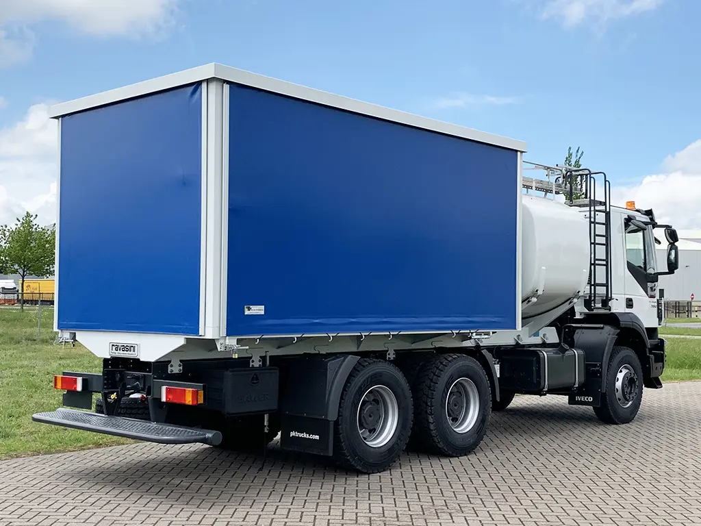 Iveco Trakker AD380T38H Camion à carburant et lubrifiant 6x4 6