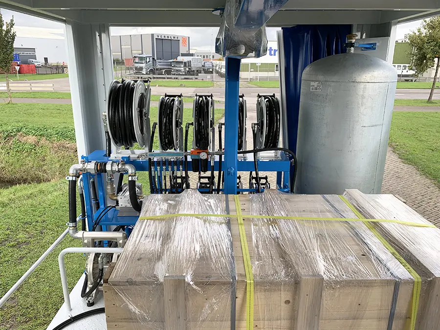 Iveco Trakker AD380T38H 6x4 Fuel & Lube Truck 17