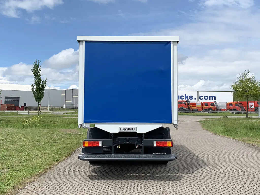 Iveco Trakker AD380T38H Camion à carburant et lubrifiant 6x4 18