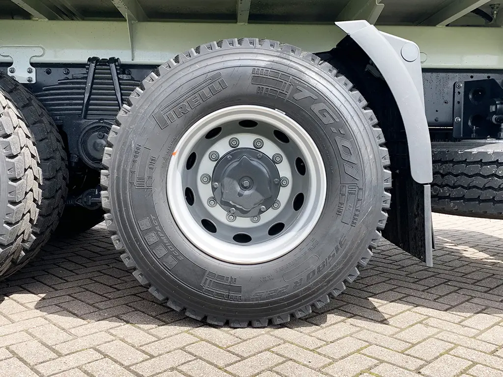 Iveco Trakker AD380T38H Camion à carburant et lubrifiant 6x4 19