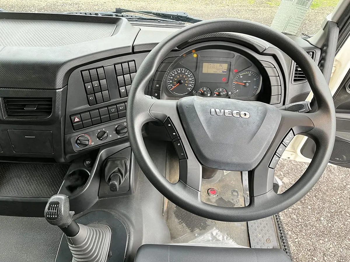 Iveco Trakker AD380T38H 6x4 Tipper Truck 9