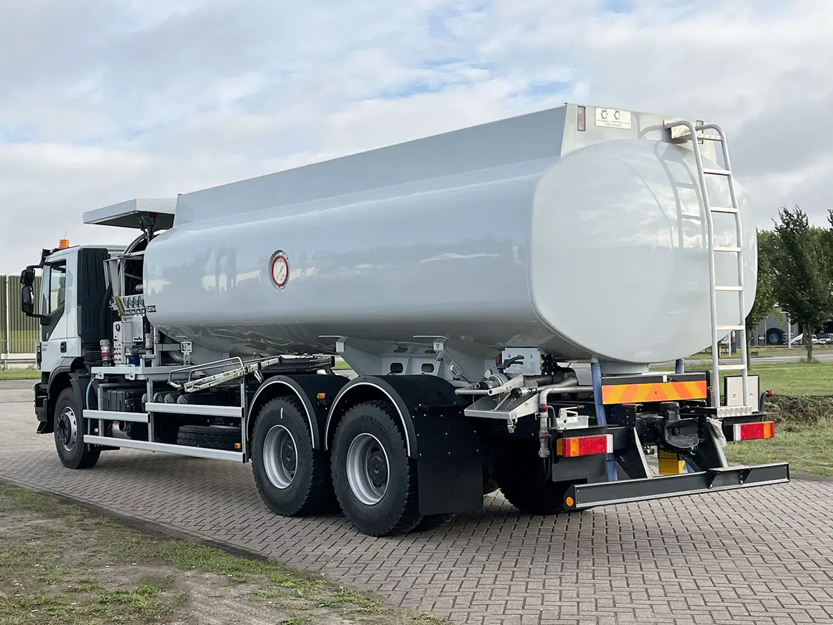 Iveco Trakker AD380T38H ADR Camion citerne à carburant pour l'aviation 6x4 3