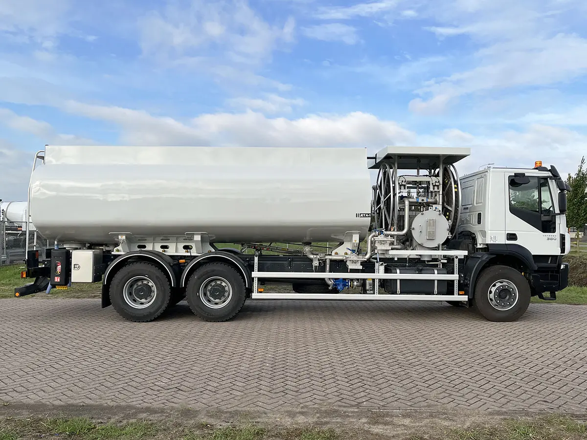 Iveco Trakker AD380T38H ADR Camion citerne à carburant pour l'aviation 6x4 5