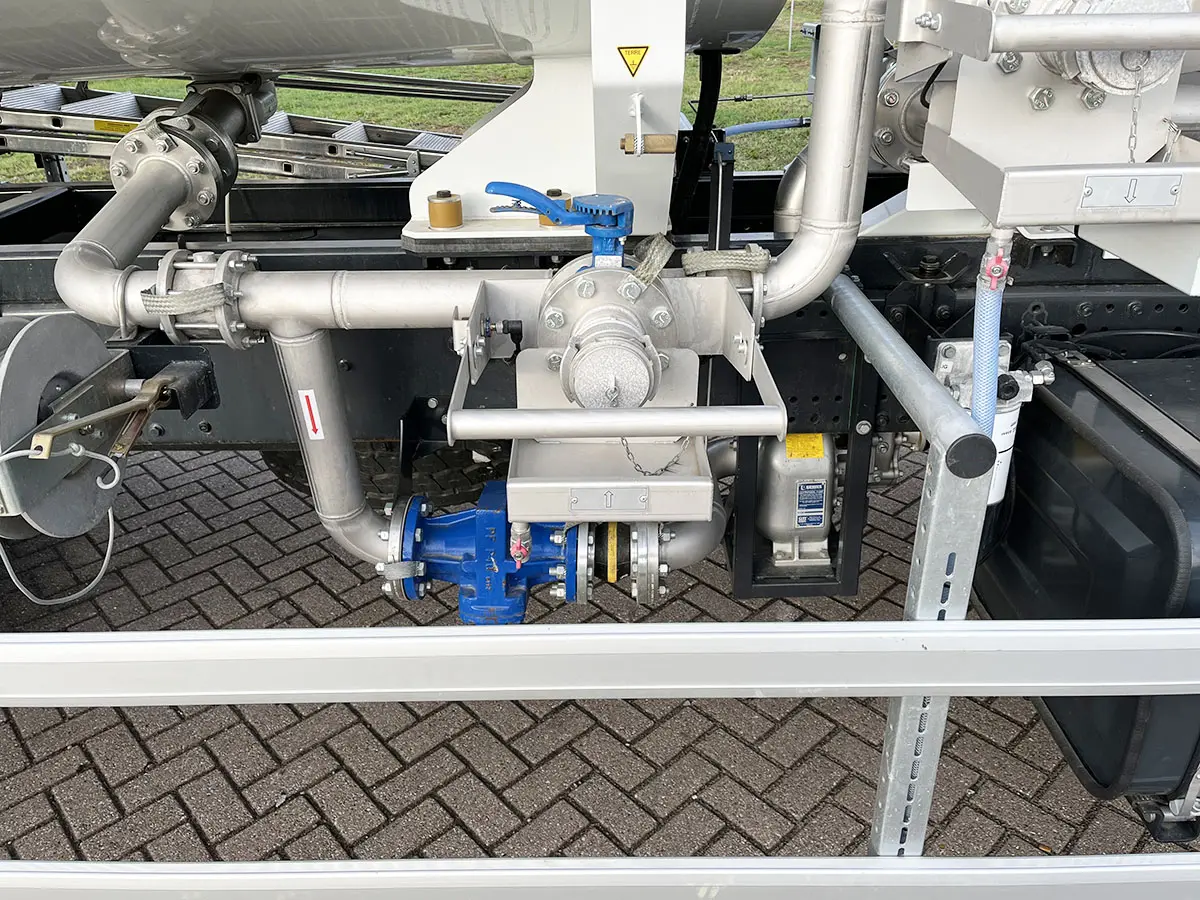 Iveco Trakker AD380T38H ADR 6x4 Aviation Fuel Tank Truck 16