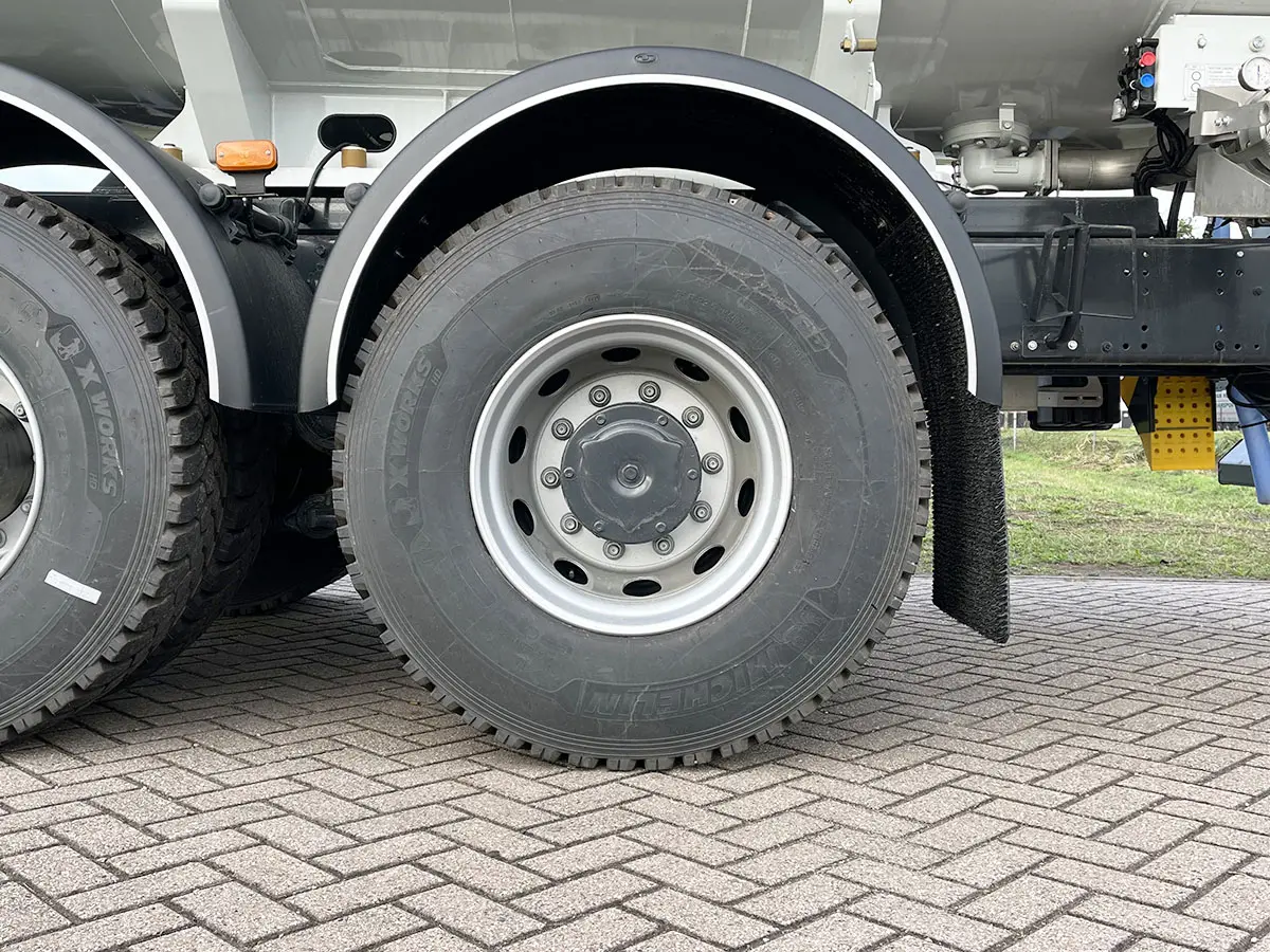 Iveco Trakker AD380T38H ADR Camion citerne à carburant pour l'aviation 6x4 20