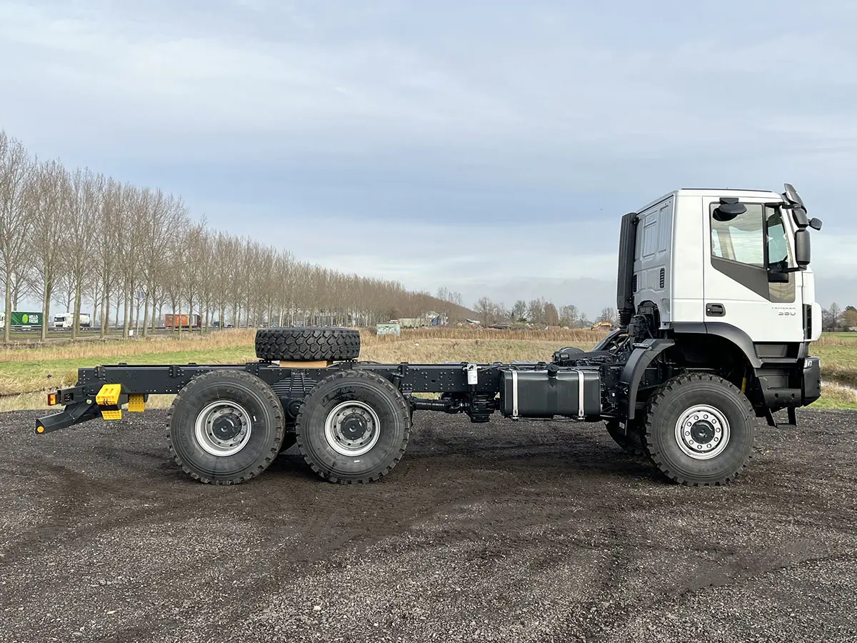 Iveco Trakker AD380T38WH-3820 Chassis Cabin 6x6 5