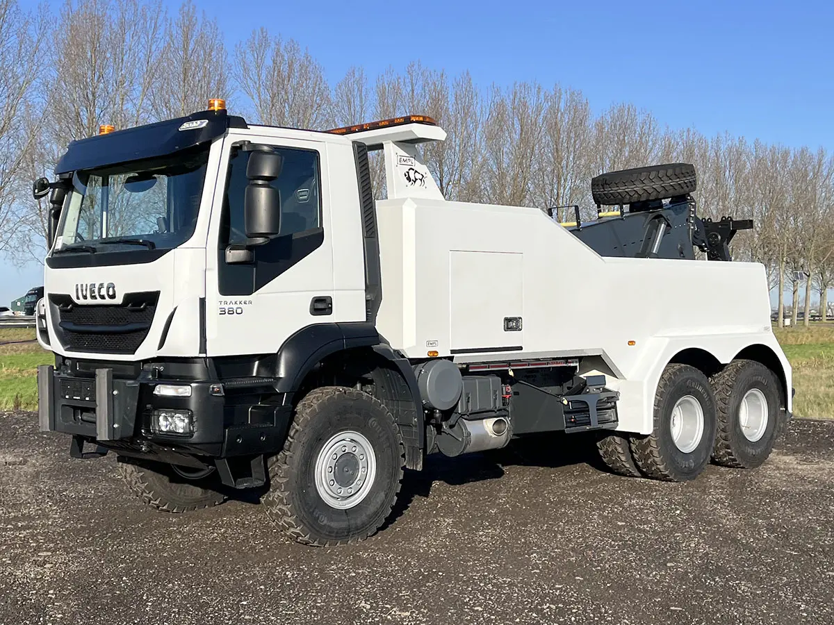 Iveco Trakker AD380T38WH 6x6 Recovery Truck
