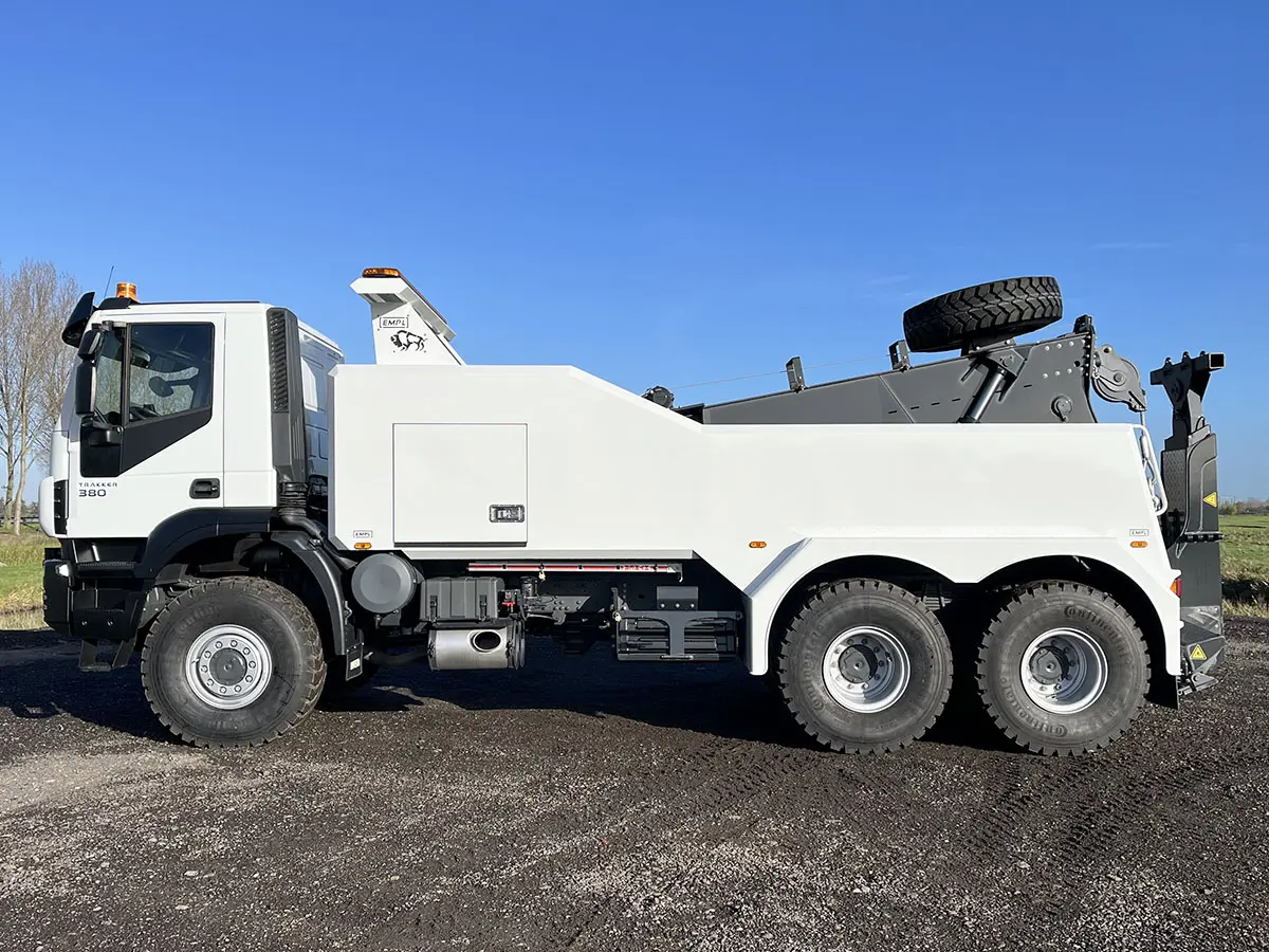 Iveco Trakker AD380T38WH Dépanneuse 6x6 2