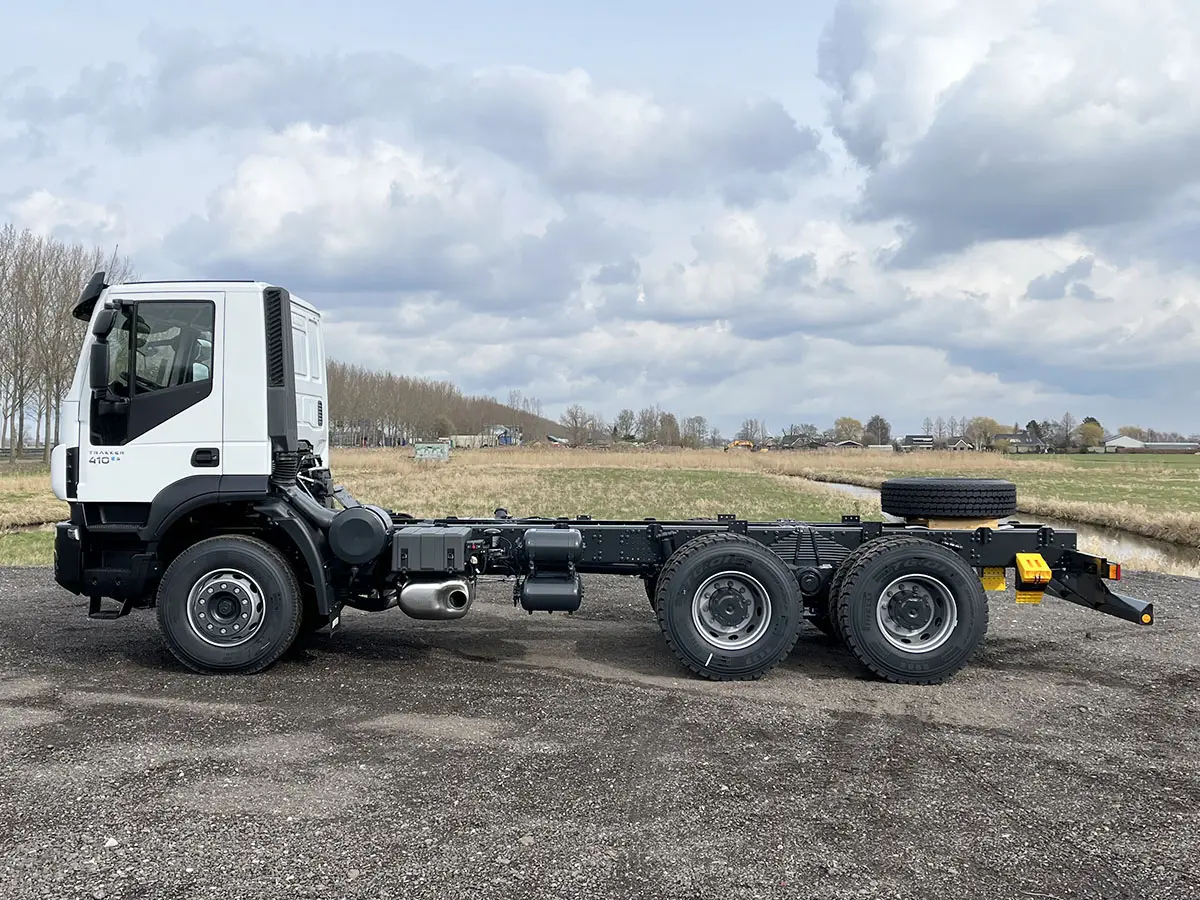 Iveco Trakker AD380T41H-3820 Chassis Cabin 6x4
