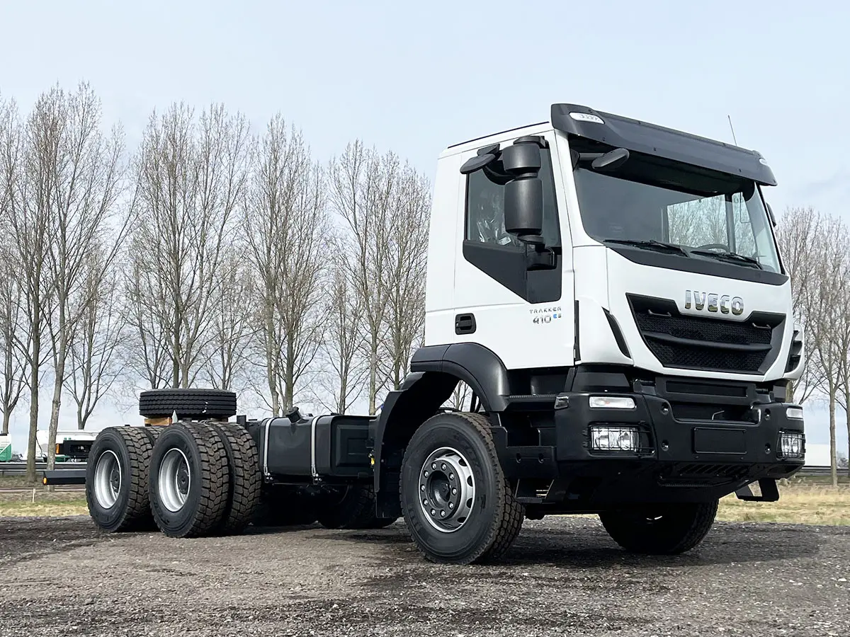 Iveco Trakker AD380T41H-3820 Chassis Cabin 6x4 4
