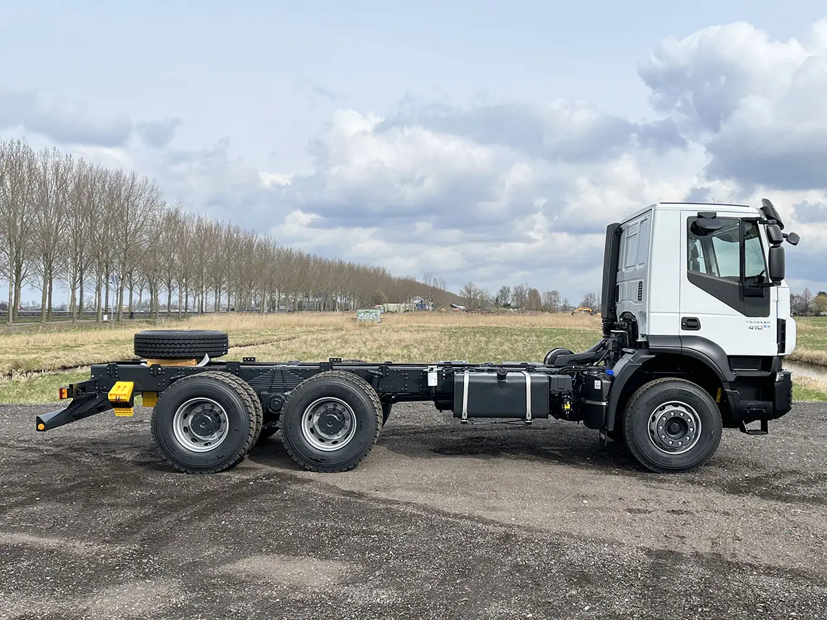 Iveco Trakker AD380T41H-3820 Chassis Cabin 6x4 5