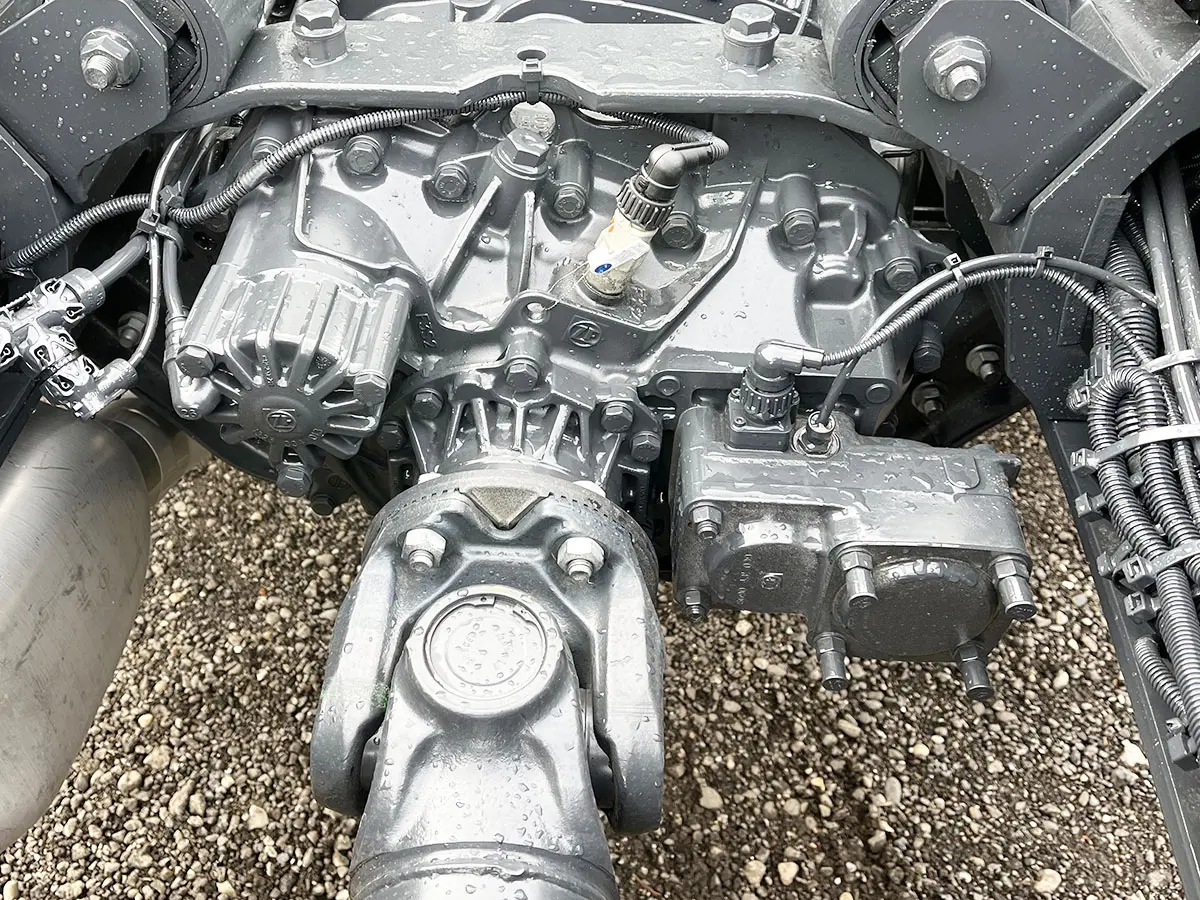 Iveco Trakker AD380T41H-3820 6x4 Chassis Cabin 11