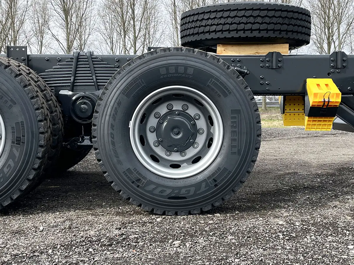 Iveco Trakker AD380T41H-3820 6x4 Chassis Cabin 12