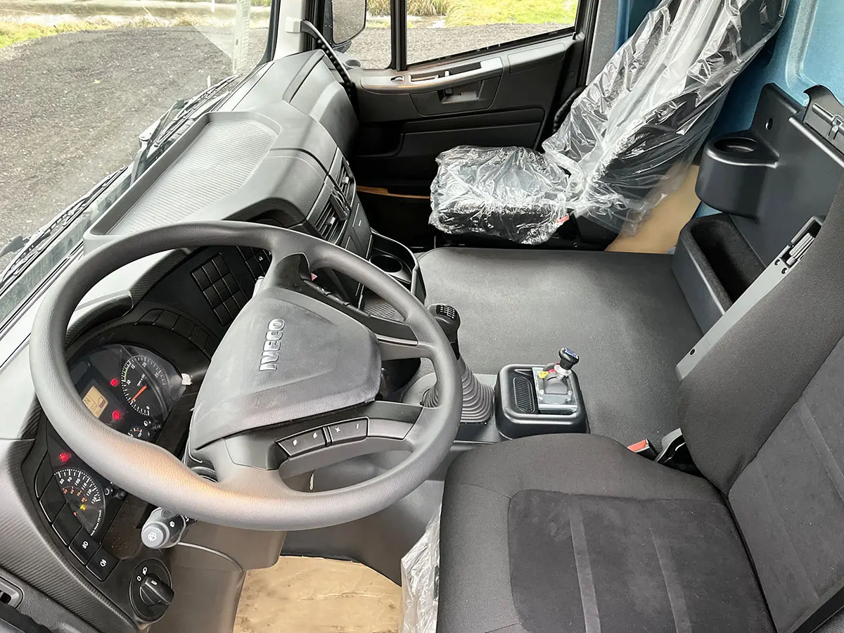 Iveco Trakker AD380T41H 6x4 Tipper Truck 7