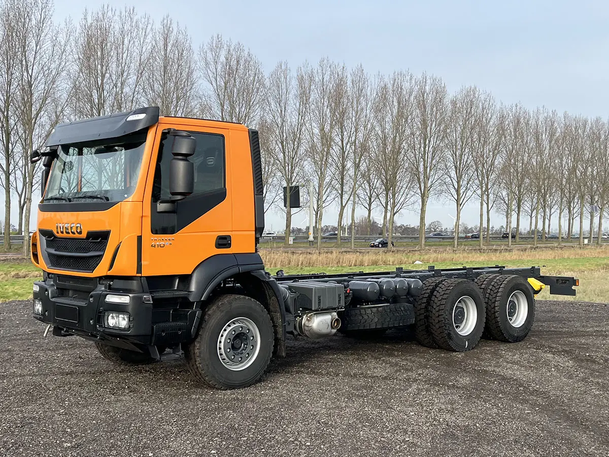Iveco Trakker AD380T41/P-4200 6x4 Chassis Cabin