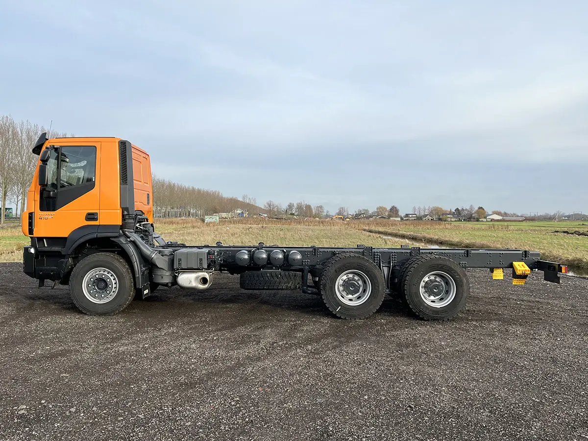 Iveco Trakker AD380T41/P-4200 Chassis Cabin 6x4 2